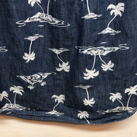 Old Navy Hawiian shirt Men's XL Slim-Fit Printed Chambray Shirt - Picture 14 of 16